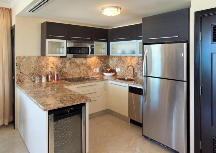 6 OceanTwo_Kitchen
